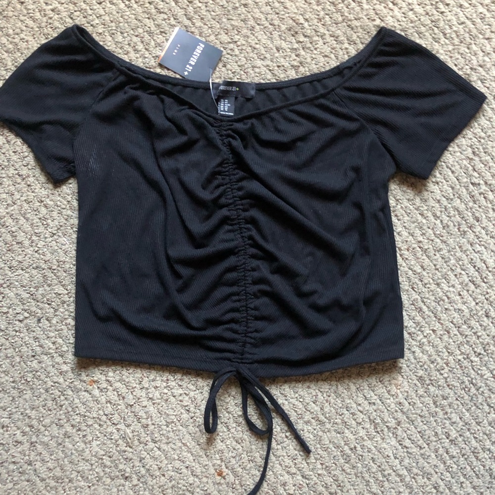 Black crop top 💕